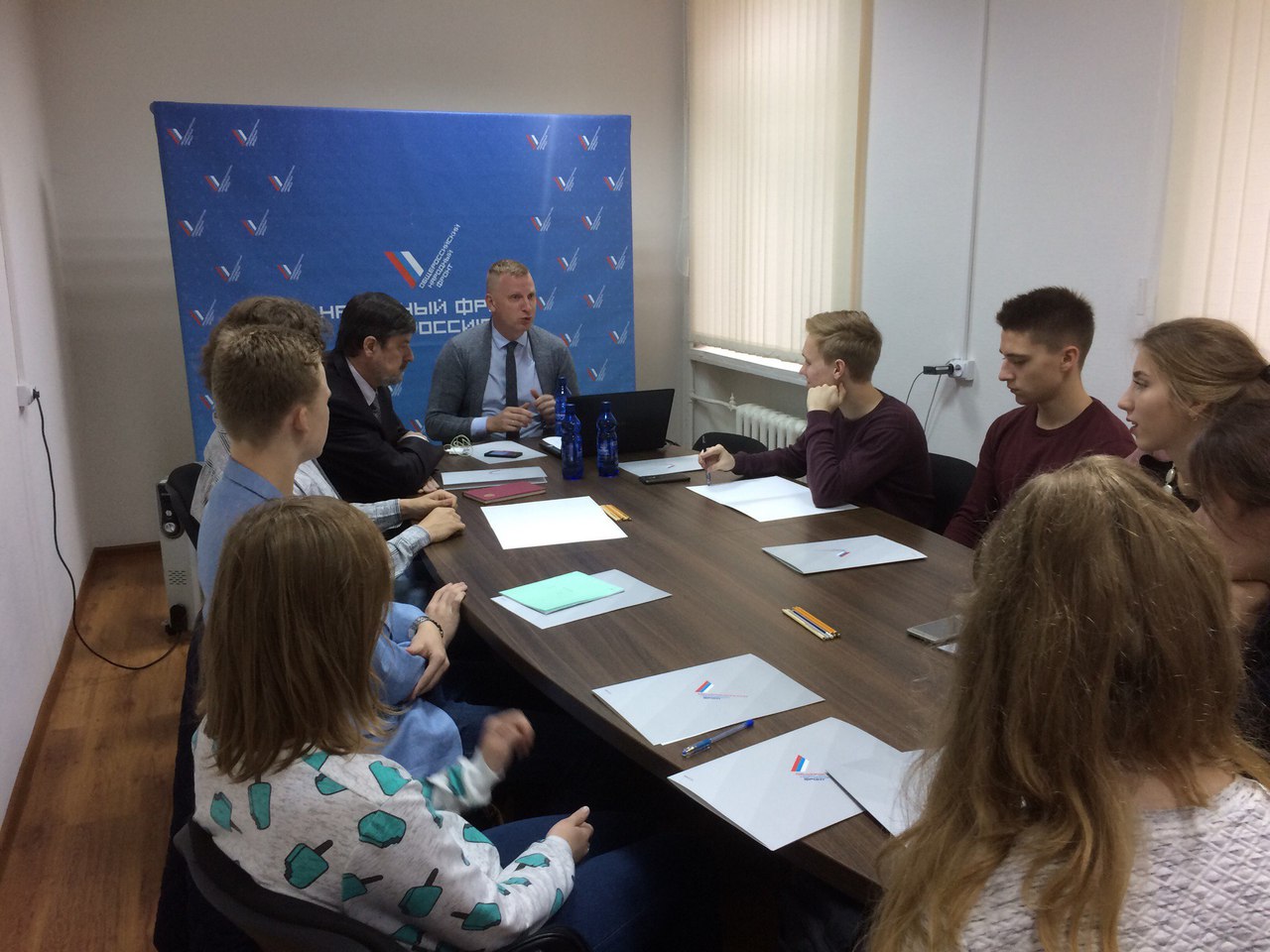 Члены ОП ВО Игорь Павлов и Андрей Патралов стали гостями клуба молодых политологов