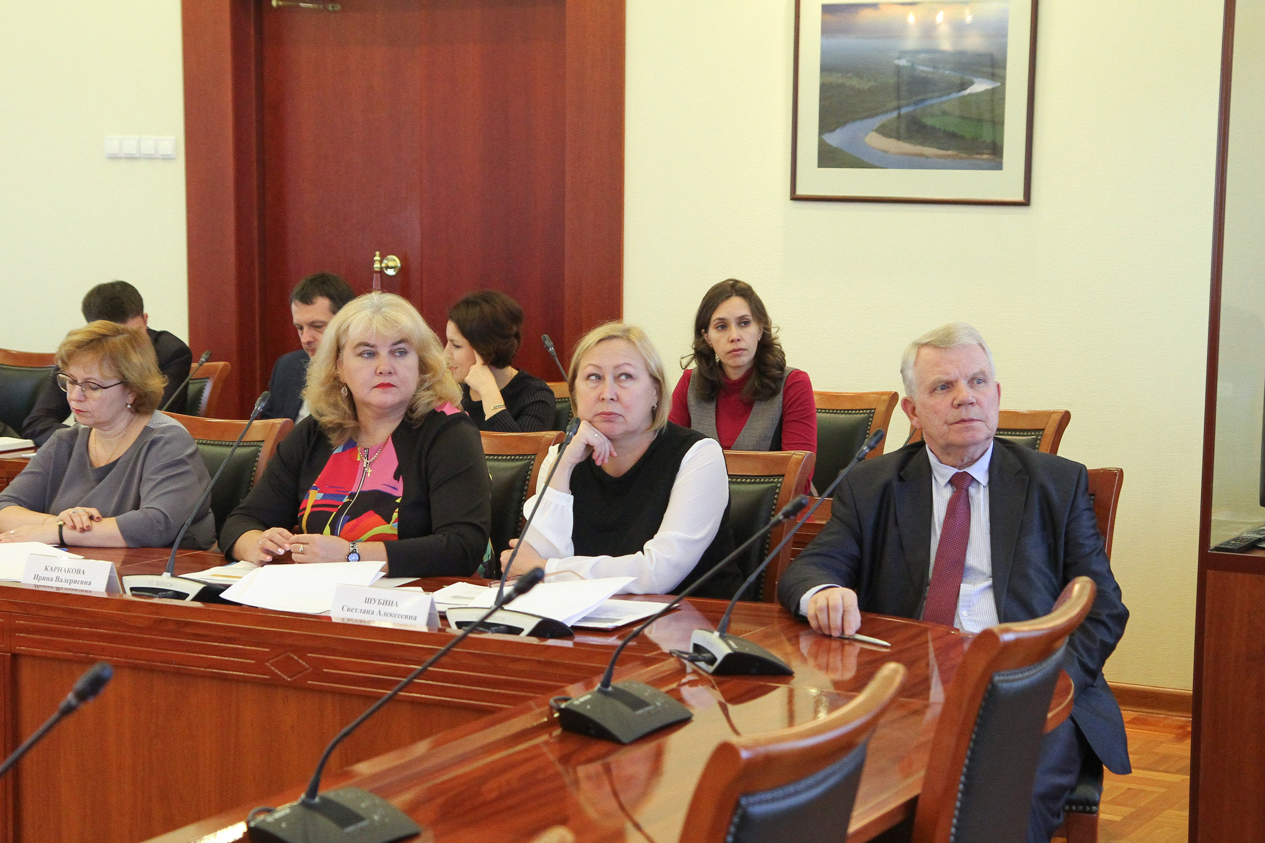Вопросы развития здравоохранения региона обсудили в ЗСО депутаты и общественники