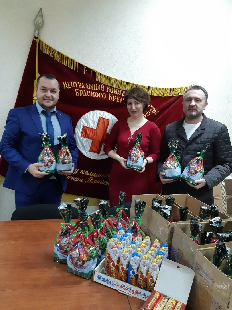 Игорь Трофимов организовал праздники и подарки для детей