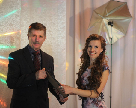 Член ОП ВО Людмила Потаева подарила жителям посёлка Сосновка более 1000 саженцев кедра