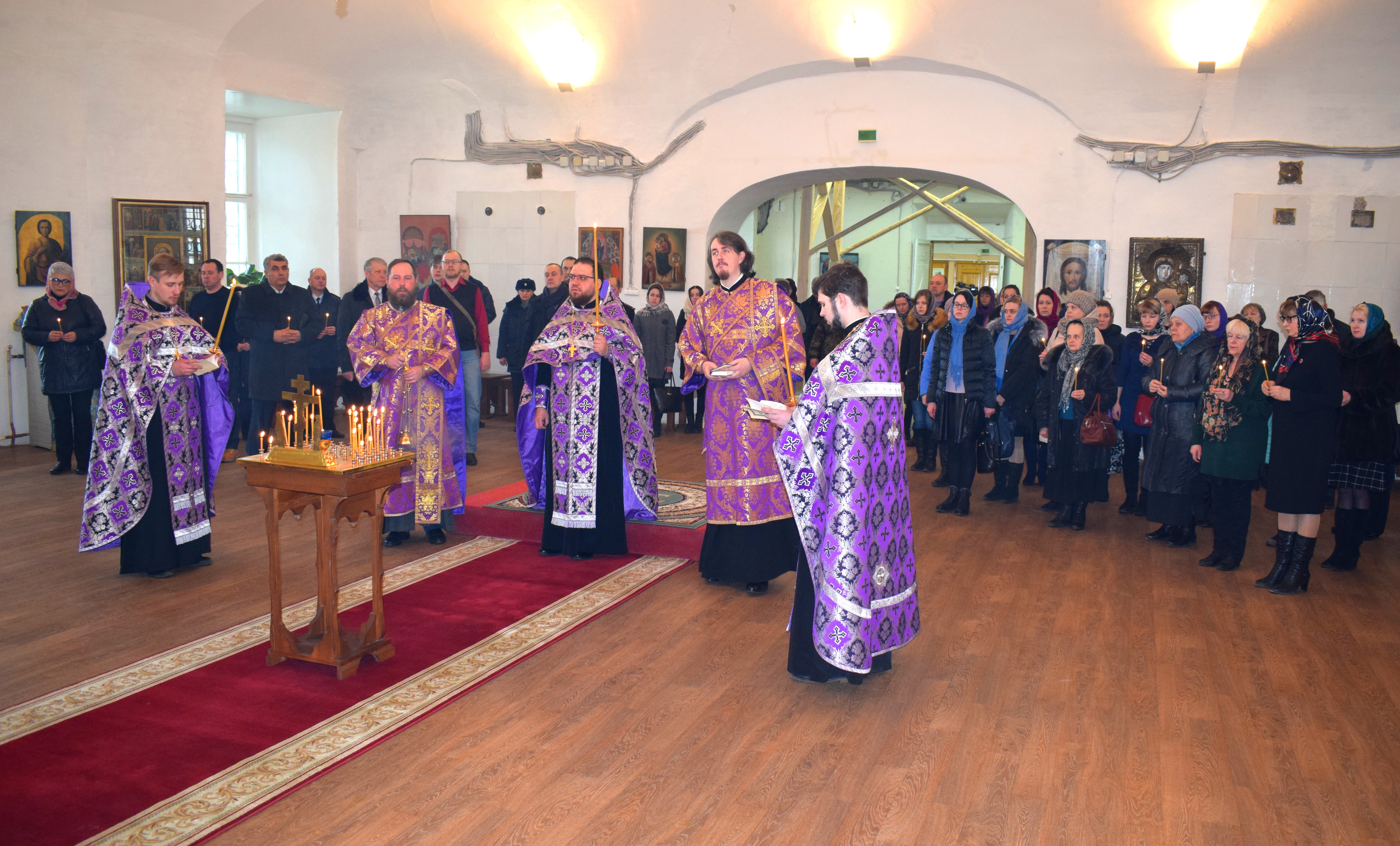 В Вологде прошли богослужения в память о погибших в кемеровском ТЦ «Зимняя вишня»