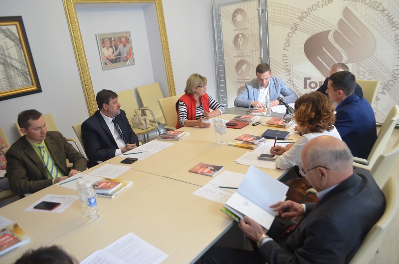 Независимую оценку качества услуг и взаимодействие с Общественной палатой региона обсудили на заседании Общественного совета города Вологды