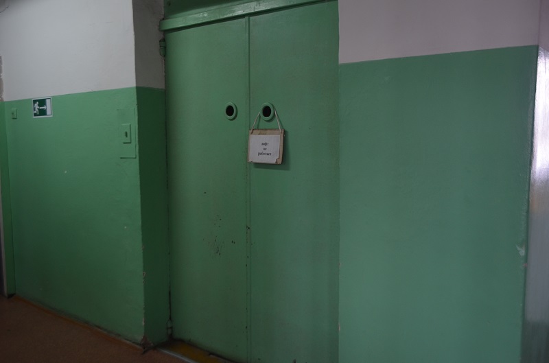 После вмешательства общественников областной Департамент здравоохранения решил приобрести новый лифт для Сямженской ЦРБ