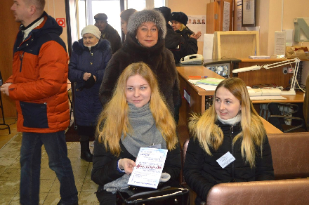 Члены ОП ВО проверили работу общественных наблюдателей на избирательном участке областного центра