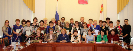 Сельских тружениц наградили в Законодательном Собрании области